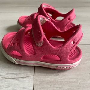 Size 4 toddler crocs